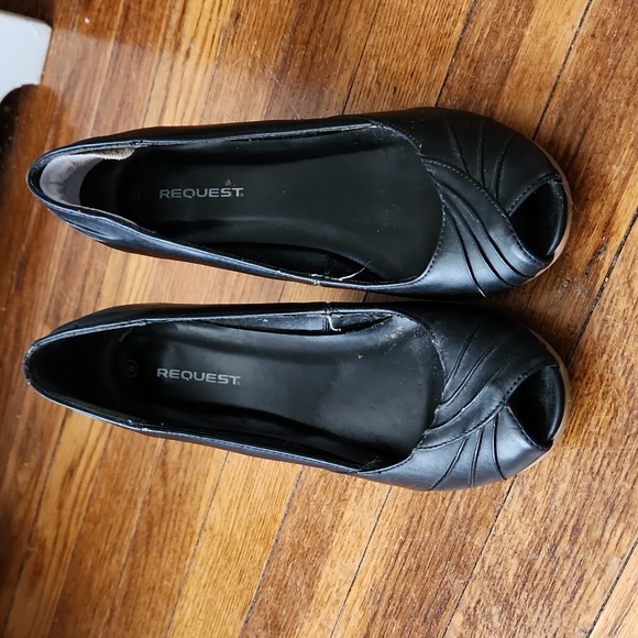 Request black peep toe stacked wood heels - Picture 2 of 8